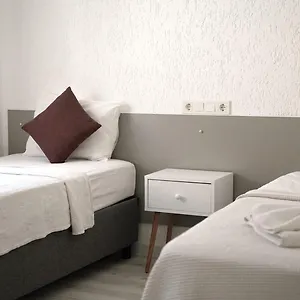 Ulas Apart Otel